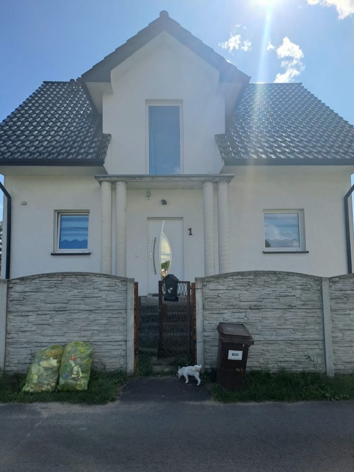 dom wolnostojący, 5 pokoi Obrowiec, ul. 3 Maja. Zdjęcie 1