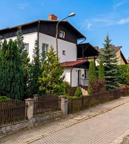 dom wolnostojący, 7 pokoi Lubań, ul. Kwiatowa. Zdjęcie 1