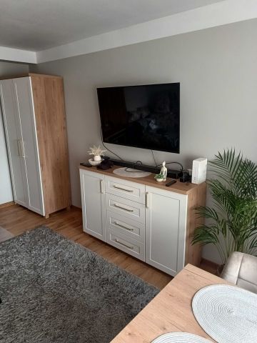 Mieszkanie 3-pokojowe Ostrowiec Świętokrzyski, os. Rosochy. Zdjęcie 1