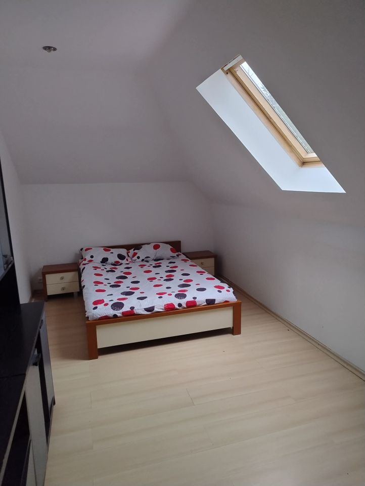 dom wolnostojący, 6 pokoi Brzeziny. Zdjęcie 9