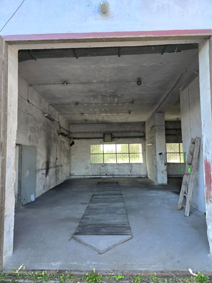 Hala/magazyn Glisno. Zdjęcie 12