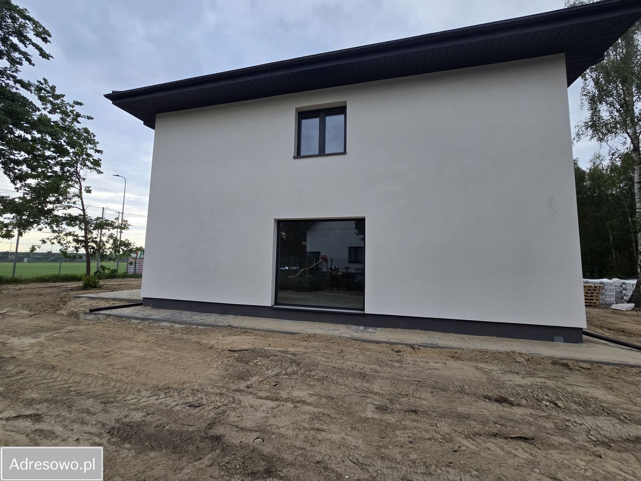 bliźniak, 5 pokoi Książenice. Zdjęcie 3