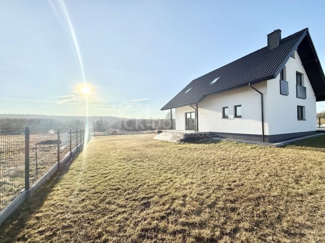 dom wolnostojący, 5 pokoi Bobrza. Zdjęcie 2