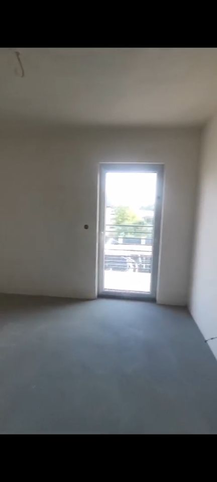 Mieszkanie 3-pokojowe Ładna. Zdjęcie 9