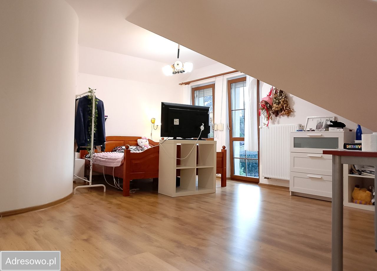 dom wolnostojący, 5 pokoi Cieszyn, ul. Odległa. Zdjęcie 3