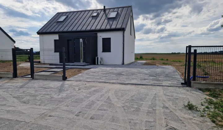 dom wolnostojący, 4 pokoje Otmuchów