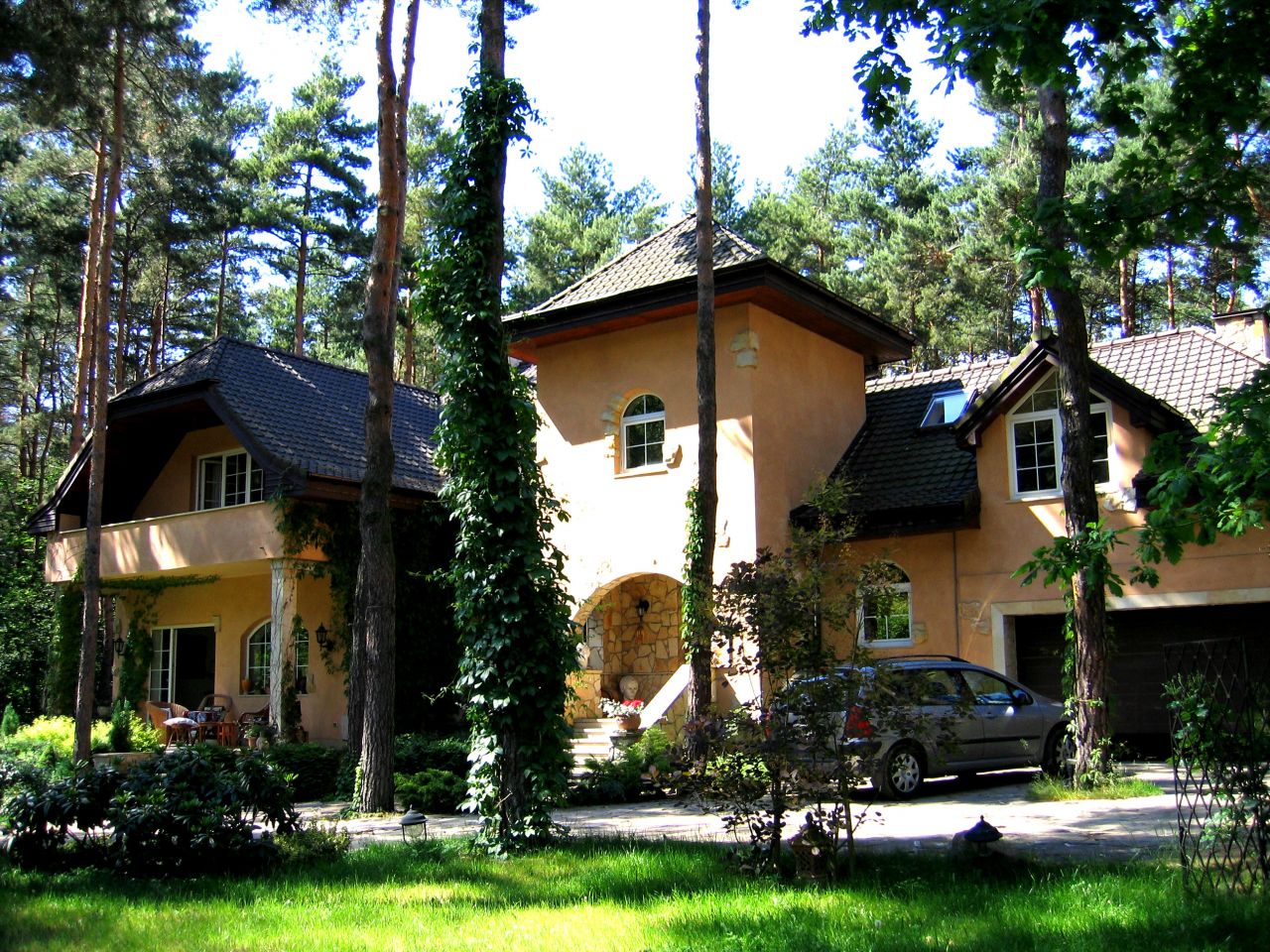dom wolnostojący, 10 pokoi Konstancin-Jeziorna Królewska Góra, ul. Uzdrowiskowa