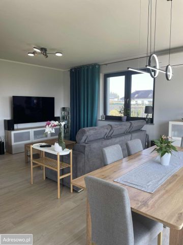 dom wolnostojący, 6 pokoi Chwaszczyno, ul. Adama Mickiewicza. Zdjęcie 1