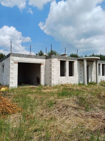 dom wolnostojący Kobylice, ul. Malinowa. Zdjęcie 1