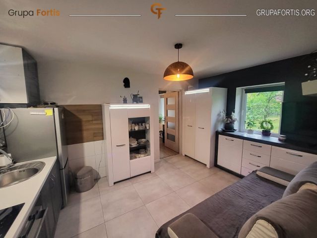 dom wolnostojący, 2 pokoje Charzowice. Zdjęcie 9