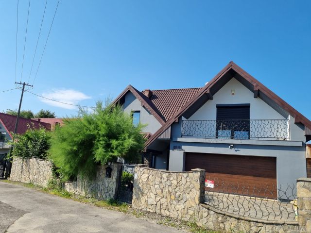 dom wolnostojący, 5 pokoi Nowy Sącz Chełmiec, ul. Jagodowa. Zdjęcie 1