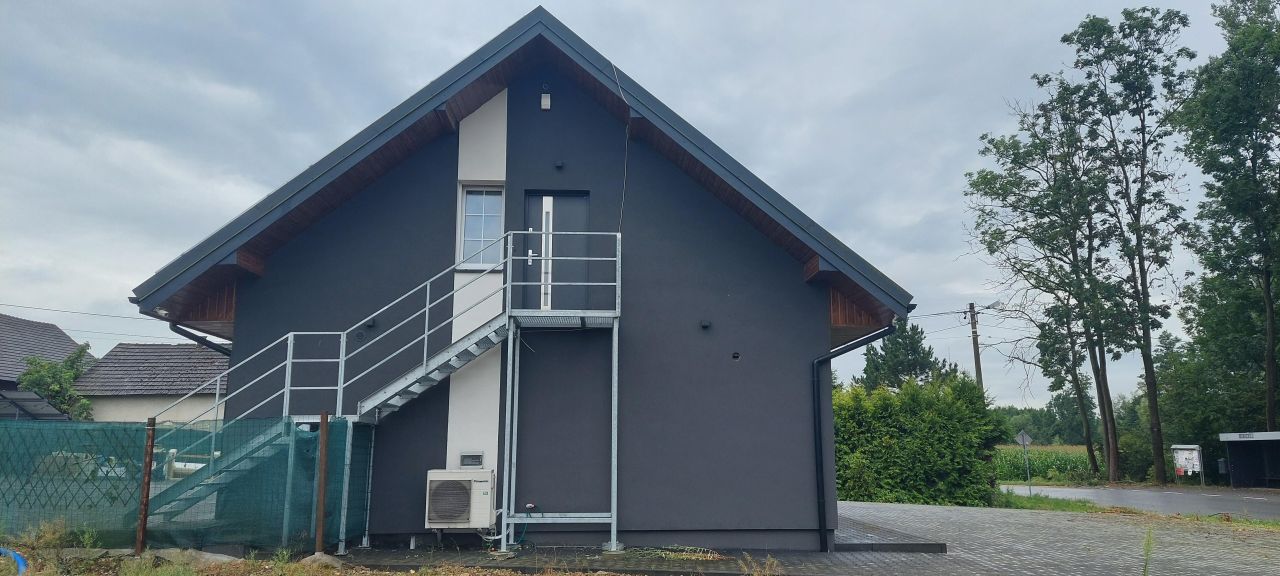 dom wolnostojący, 2 pokoje Biskupice, Biskupice. Zdjęcie 5