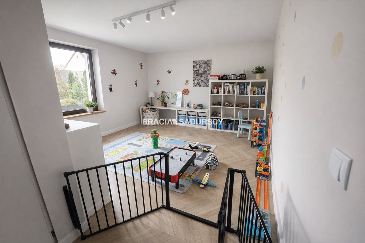 dom wolnostojący, 5 pokoi Niepołomice, ul. Stefana Roweckiego. Zdjęcie 19