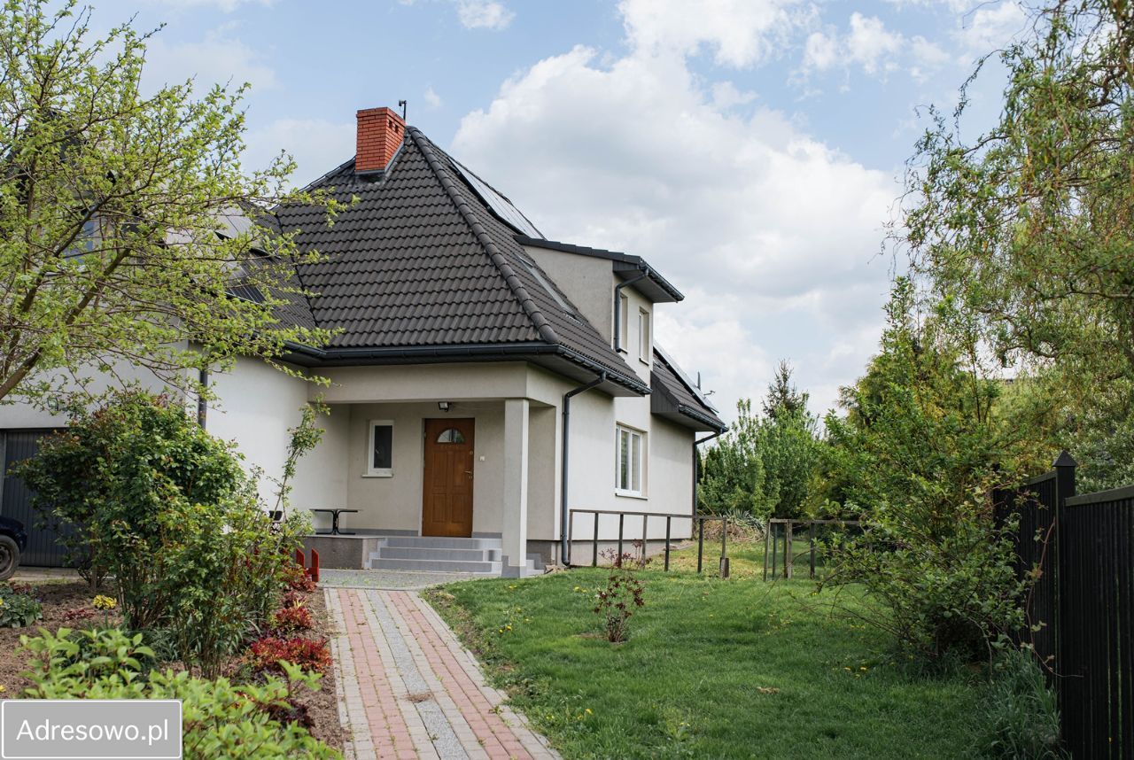 dom wolnostojący, 4 pokoje Lublin Ponikwoda, ul. Goździkowa