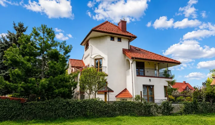 dom wolnostojący, 5 pokoi Płock, ul. Różana