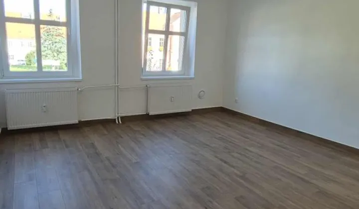 Mieszkanie 2-pokojowe Lewin Brzeski, rynek Rynek