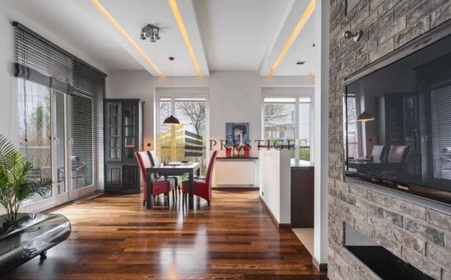 Mieszkanie 2-pokojowe Warszawa Powiśle, ul. Okrąg. Zdjęcie 1