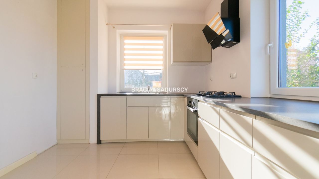 bliźniak, 6 pokoi Wola Luborzycka. Zdjęcie 5