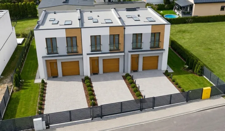 dom szeregowy, 4 pokoje Bobrowniki, ul. gen. Władysława Sikorskiego, Bobrowniki