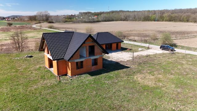 dom wolnostojący, 4 pokoje Wołowice. Zdjęcie 2