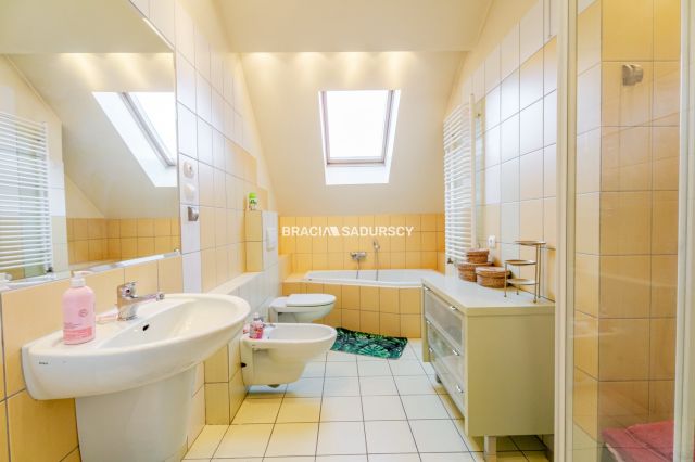 dom, 6 pokoi Kraków Bieżanów, ul. Kameliowa. Zdjęcie 29