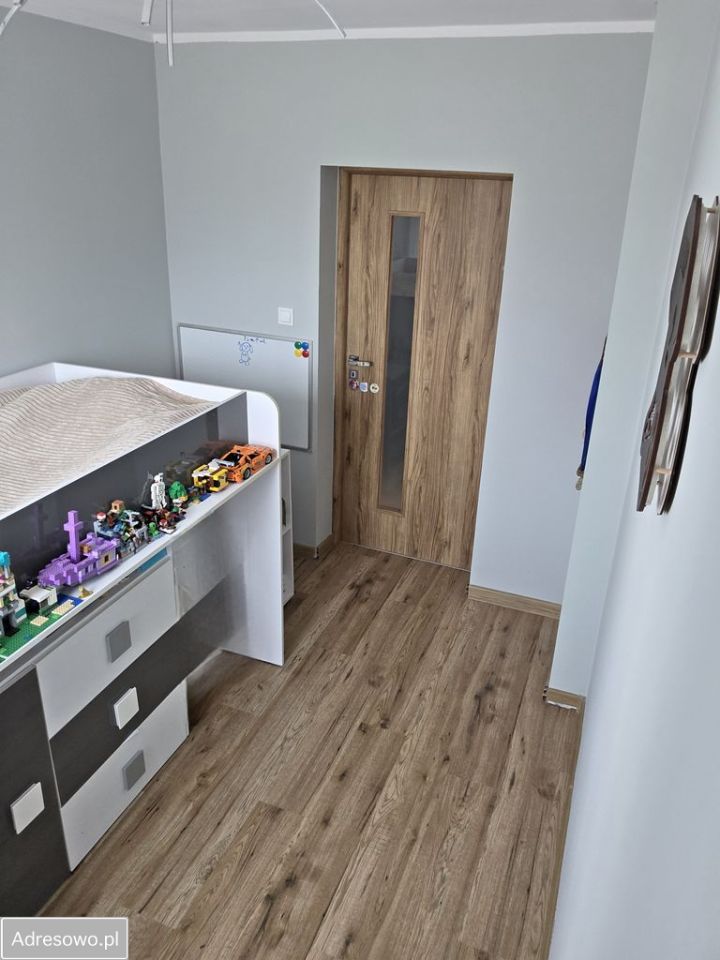 Mieszkanie 3-pokojowe Różyny. Zdjęcie 18