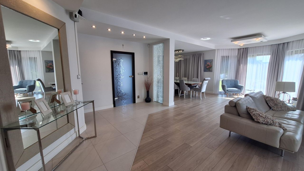 dom wolnostojący, 5 pokoi Bolszewo, ul. Broniewskiego. Zdjęcie 3