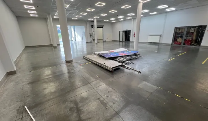 Lokal Modlnica