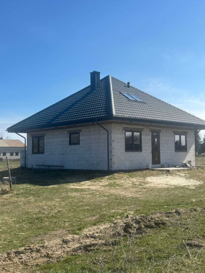 dom wolnostojący Joniec-Kolonia. Zdjęcie 1