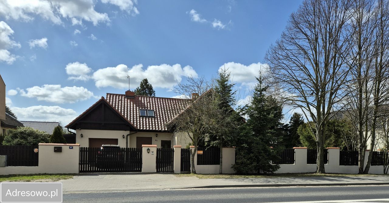 dom wolnostojący, 5 pokoi Komorniki. Zdjęcie 1