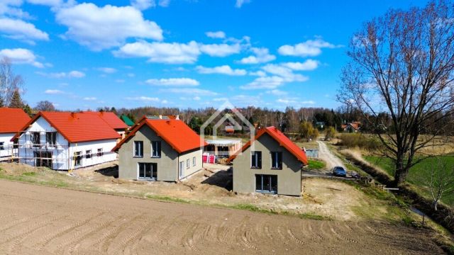 dom wolnostojący, 5 pokoi Dąbrowa. Zdjęcie 3