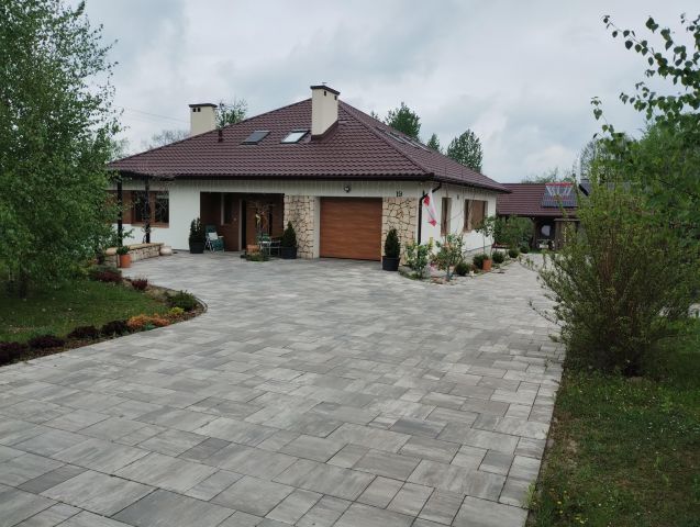 dom wolnostojący, 4 pokoje Basznia Górna. Zdjęcie 1