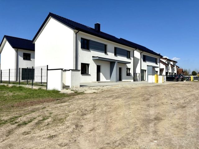 bliźniak, 4 pokoje Leszno Gronowo, ul. ks. Augustyna Kordeckiego. Zdjęcie 2