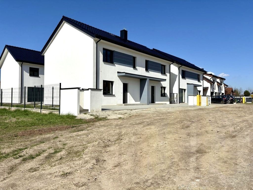 bliźniak, 4 pokoje Leszno Gronowo, ul. ks. Augustyna Kordeckiego. Zdjęcie 2