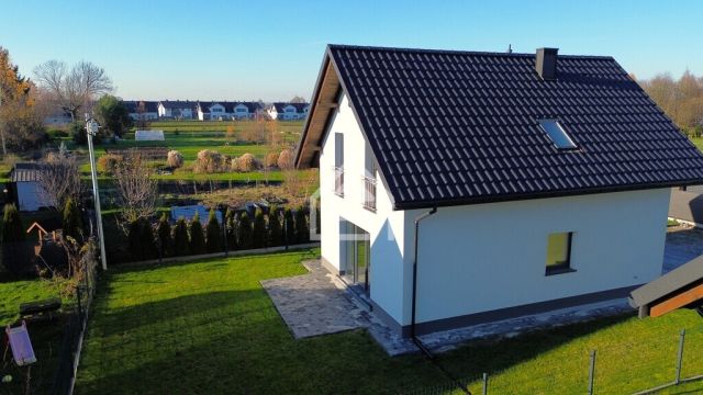 dom wolnostojący, 5 pokoi Niepołomice. Zdjęcie 2