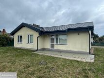 dom wolnostojący, 4 pokoje Popów. Zdjęcie 1