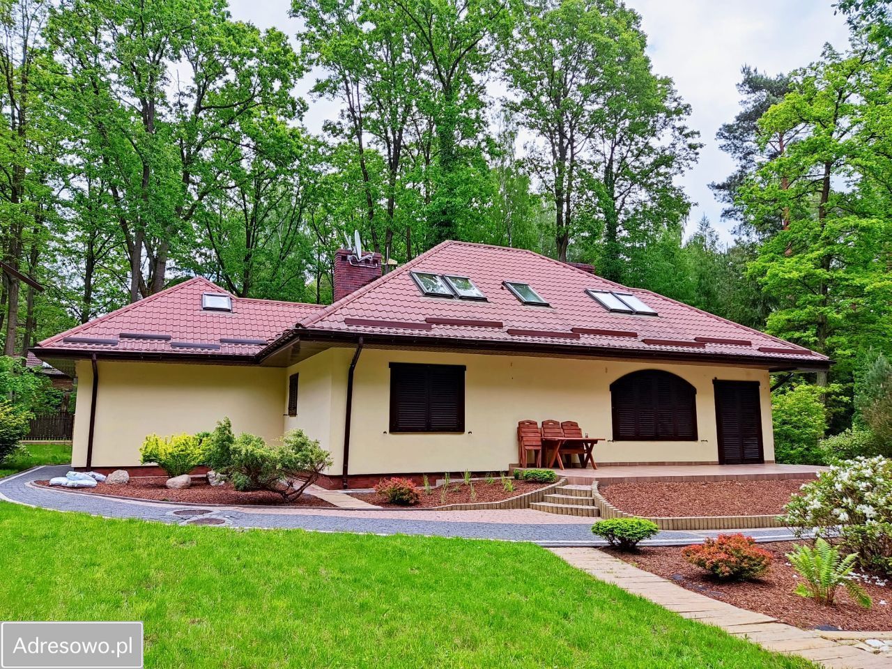 dom wolnostojący, 4 pokoje Jeziora. Zdjęcie 19