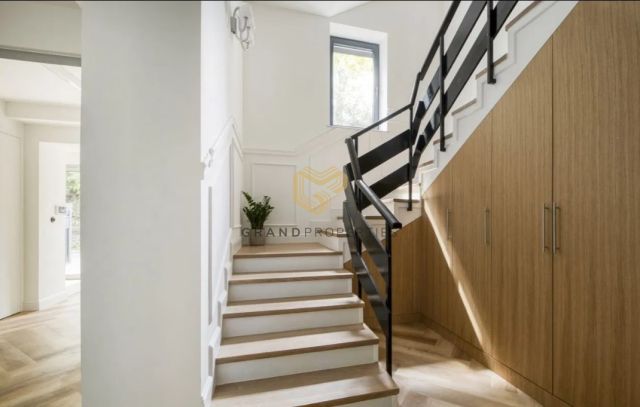 dom szeregowy, 10 pokoi Warszawa Praga-Południe. Zdjęcie 7