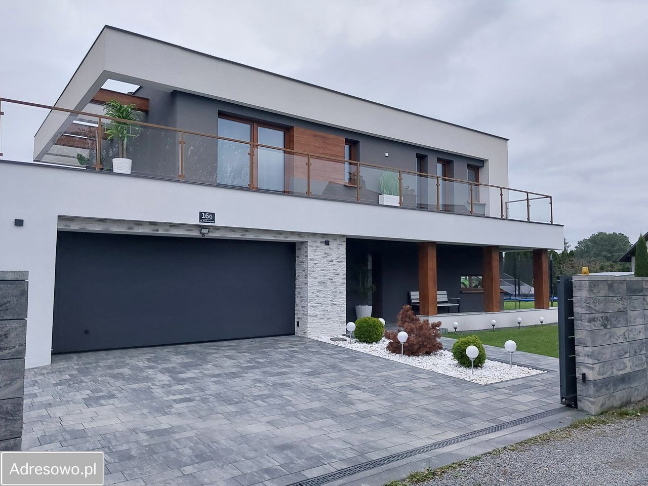 dom wolnostojący, 5 pokoi Rzeszów Drabinianka, ul. Podmiejska