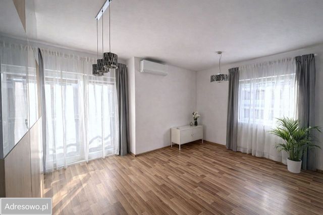 Mieszkanie 3-pokojowe Wrocław Złotniki, ul. Małopolska. Zdjęcie 1