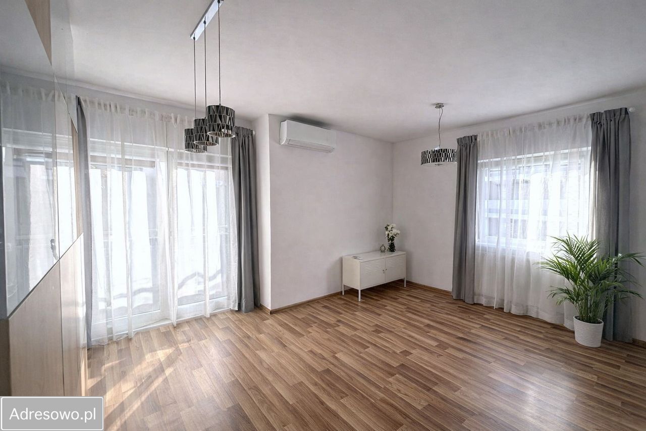 Mieszkanie 3-pokojowe Wrocław Złotniki, ul. Małopolska. Zdjęcie 1