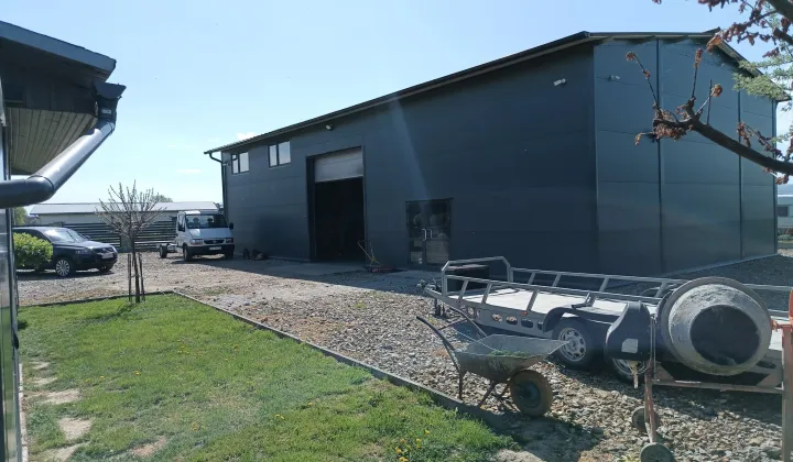 Hala/magazyn Włóki