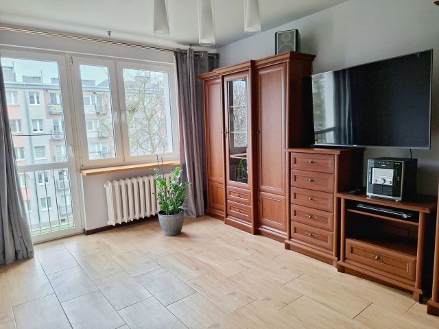 Mieszkanie 3-pokojowe Kielce Czarnów. Zdjęcie 1