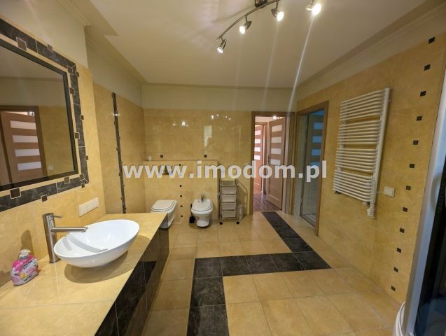 bliźniak, 6 pokoi Strzegom. Zdjęcie 25