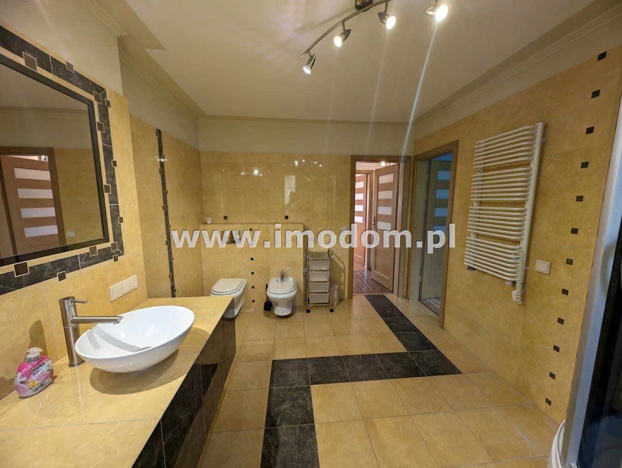 bliźniak, 6 pokoi Strzegom. Zdjęcie 25