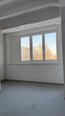 Hala/magazyn Warszawa Wola, al. Prymasa Tysiąclecia. Zdjęcie 1
