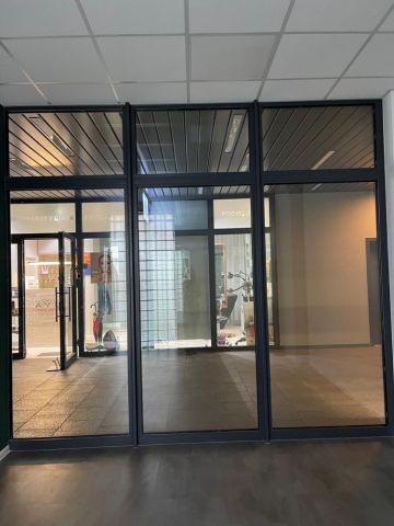 Lokal Warszawa Rembertów, al. gen. Antoniego Chruściela "Montera". Zdjęcie 1