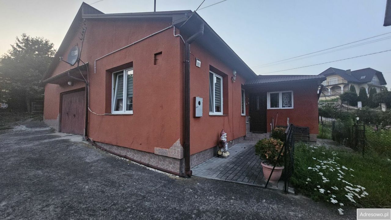 dom wolnostojący, 2 pokoje Łososina Dolna. Zdjęcie 2