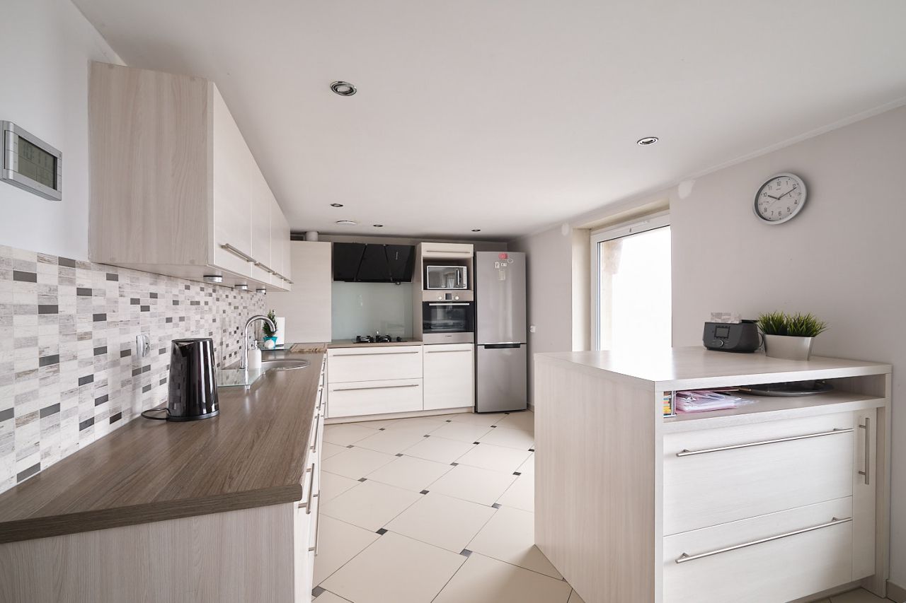 Mieszkanie 3-pokojowe Strzegom, ul. Dolna. Zdjęcie 1