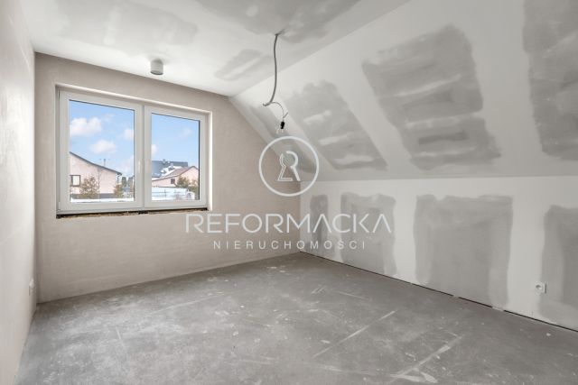 dom wolnostojący, 5 pokoi Strażów. Zdjęcie 17